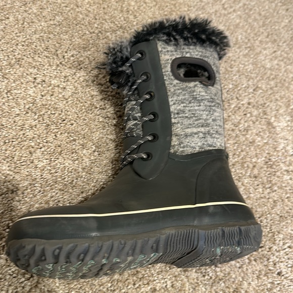 Bogs waterproof boots kids sz 1 - Picture 3 of 8